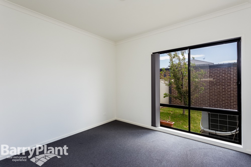 92 Boardwalk Boulevard, Point Cook, VIC 3030, Point Cook - Thumbnail 7