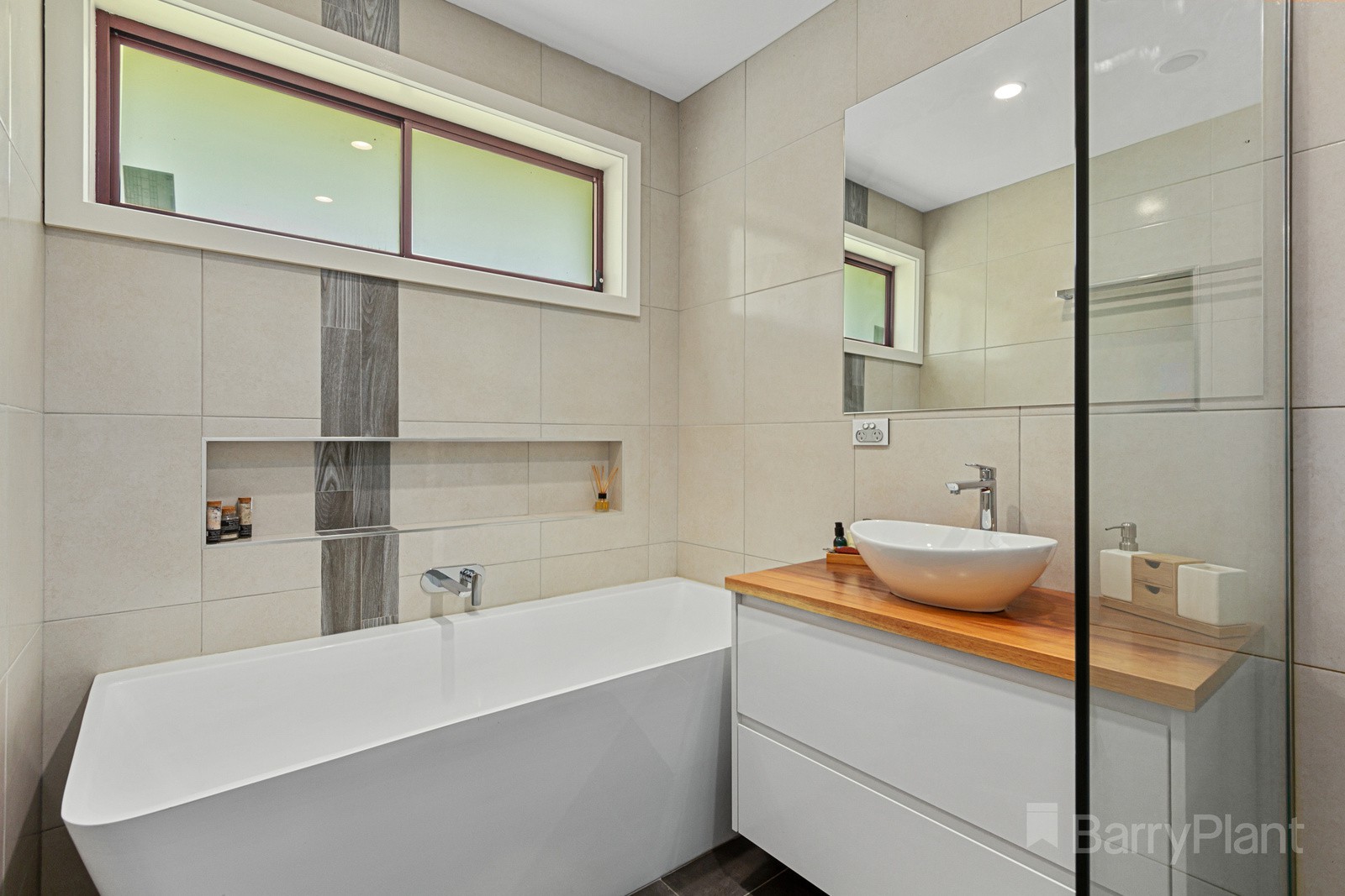 92 Hawthory Road, Kilsyth, VIC 3137, Kilsyth - Thumbnail 7
