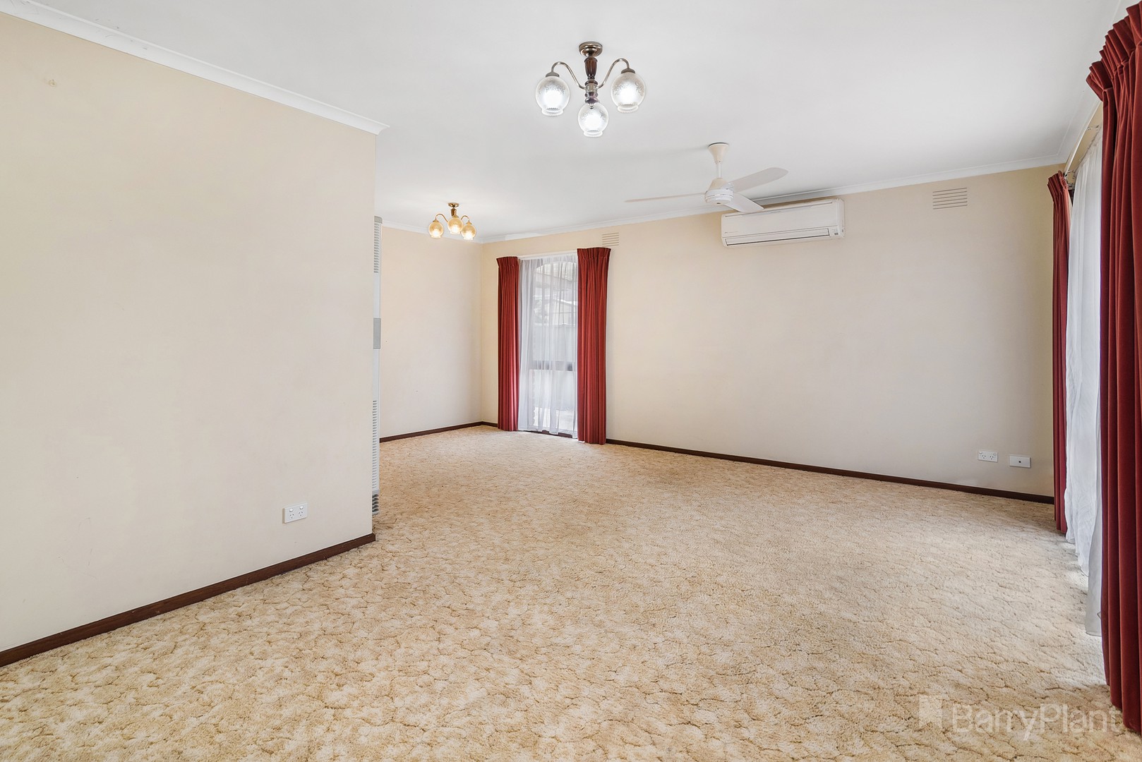 92 Menzies DriveSunbury, VIC 3429, Sunbury - Thumbnail 3