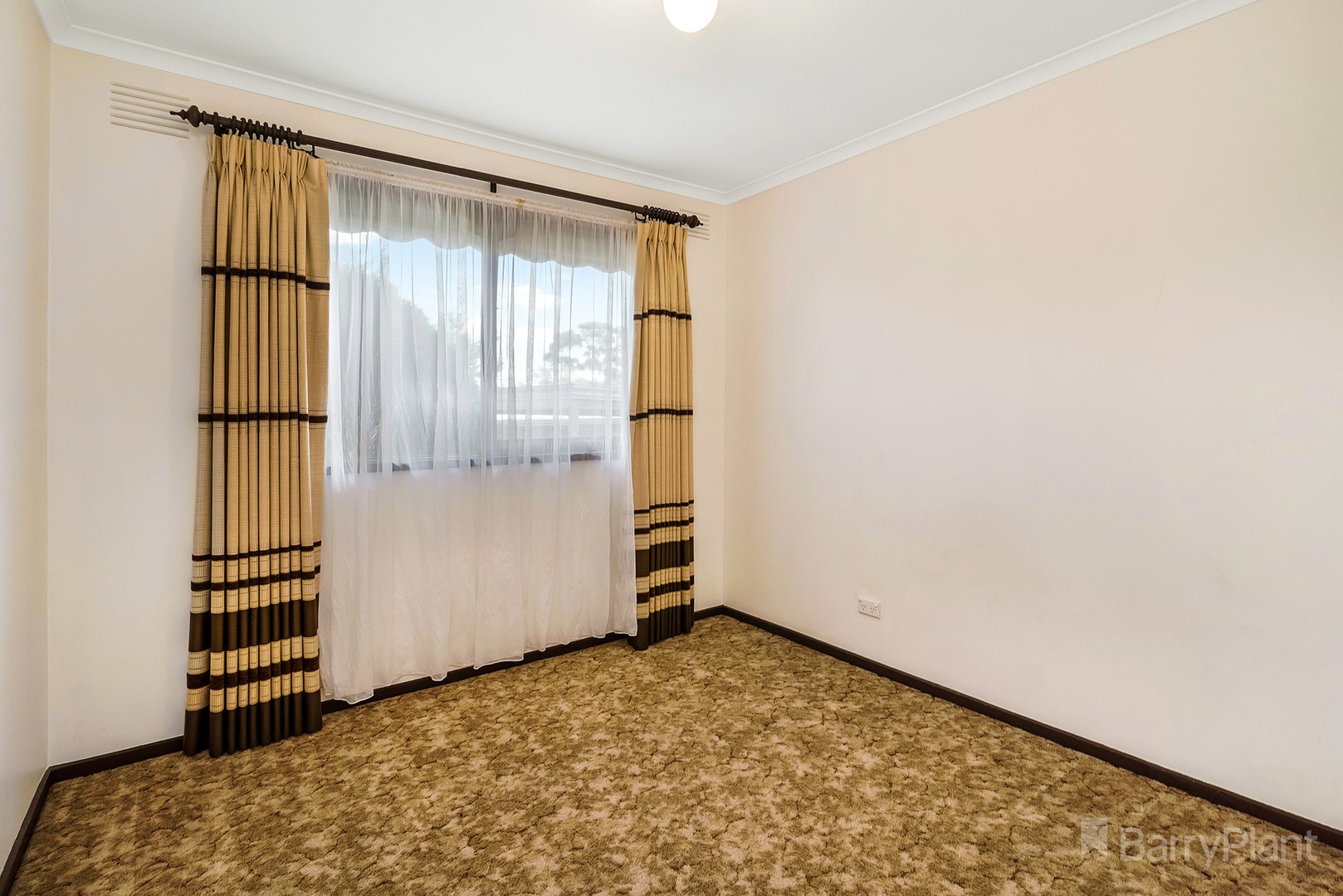 92 Menzies DriveSunbury, VIC 3429, Sunbury - Thumbnail 8