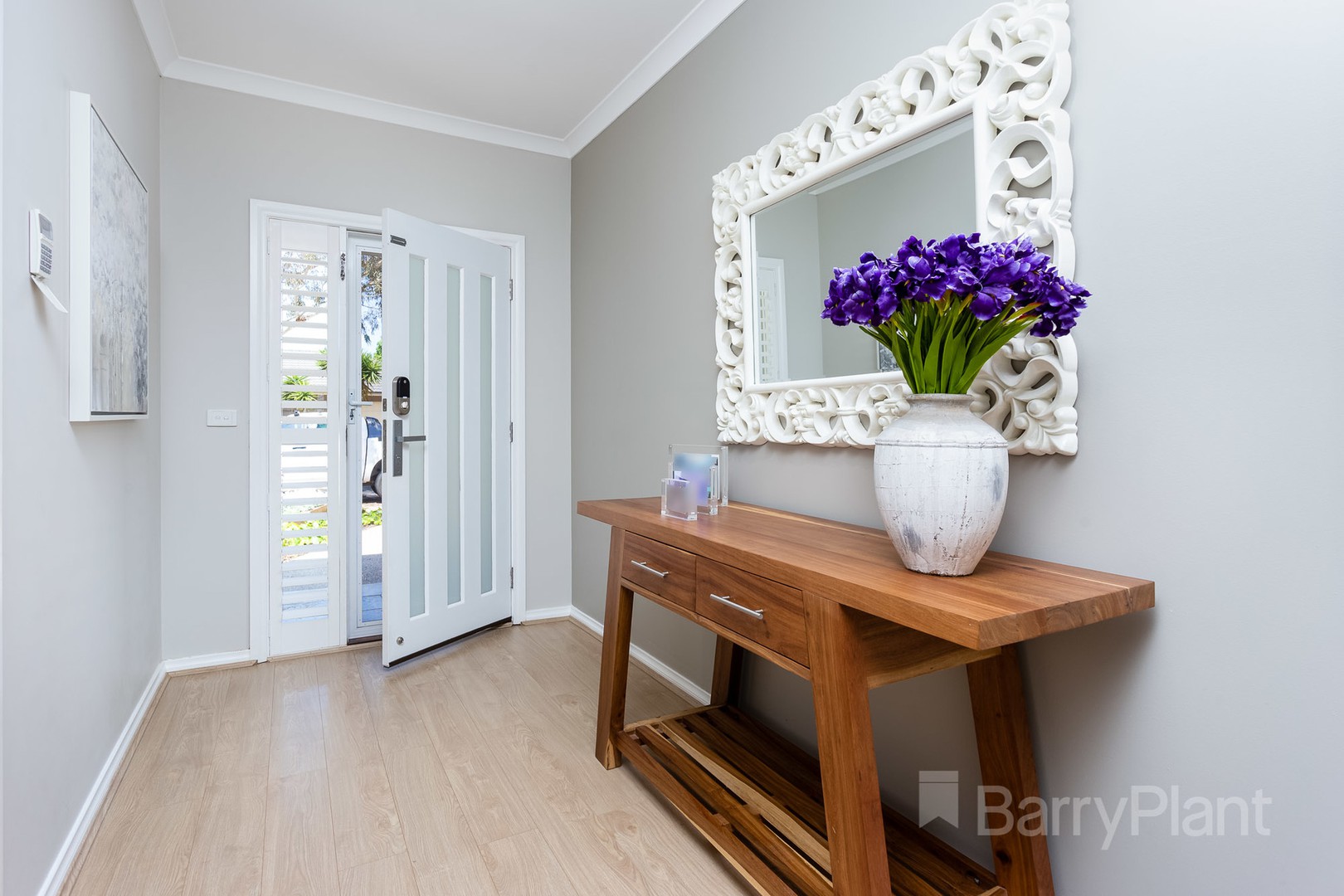 92 Middle Park DriveSanctuary Lakes, VIC 3030, Sanctuary Lakes - Thumbnail 2