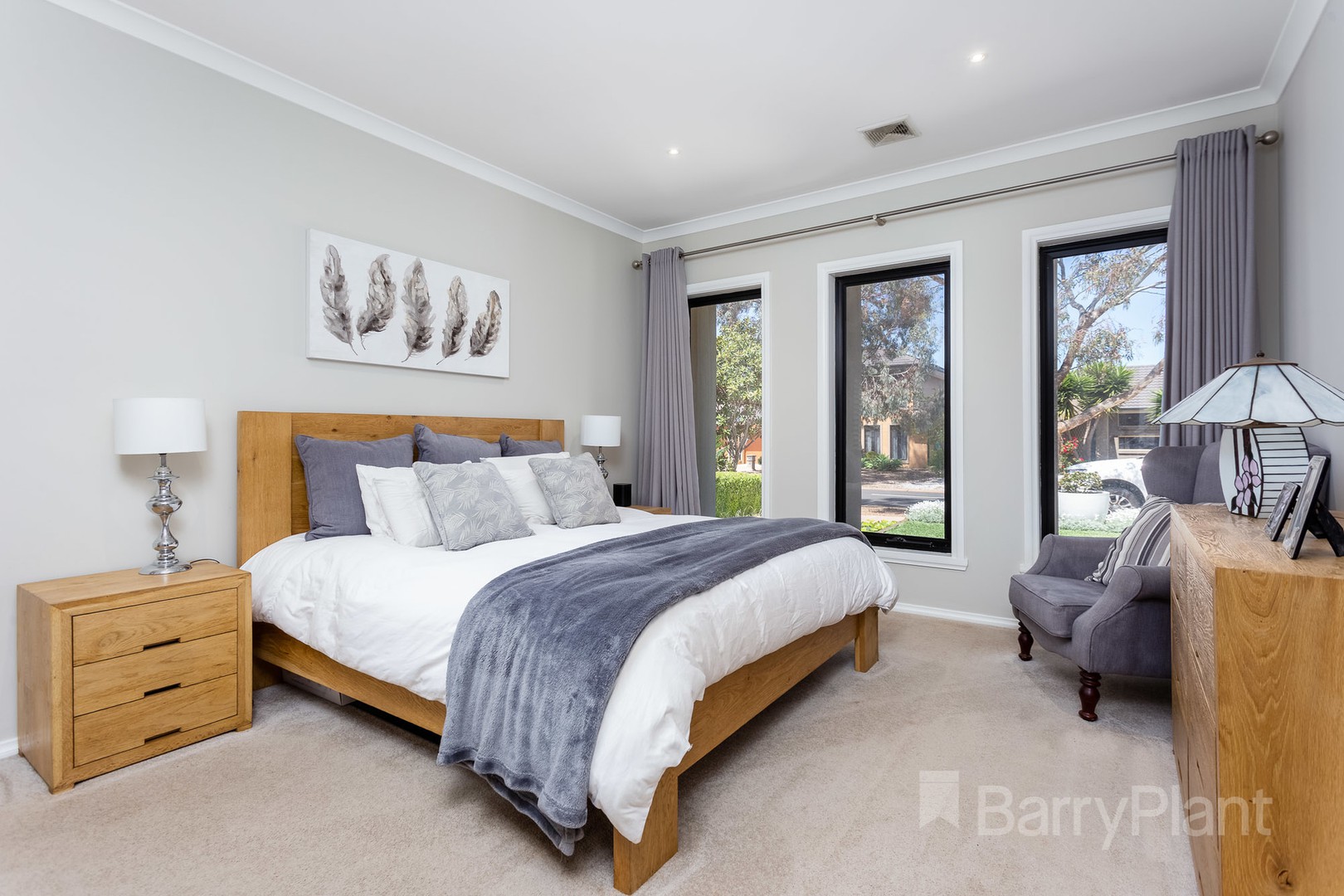 92 Middle Park DriveSanctuary Lakes, VIC 3030, Sanctuary Lakes - Thumbnail 3