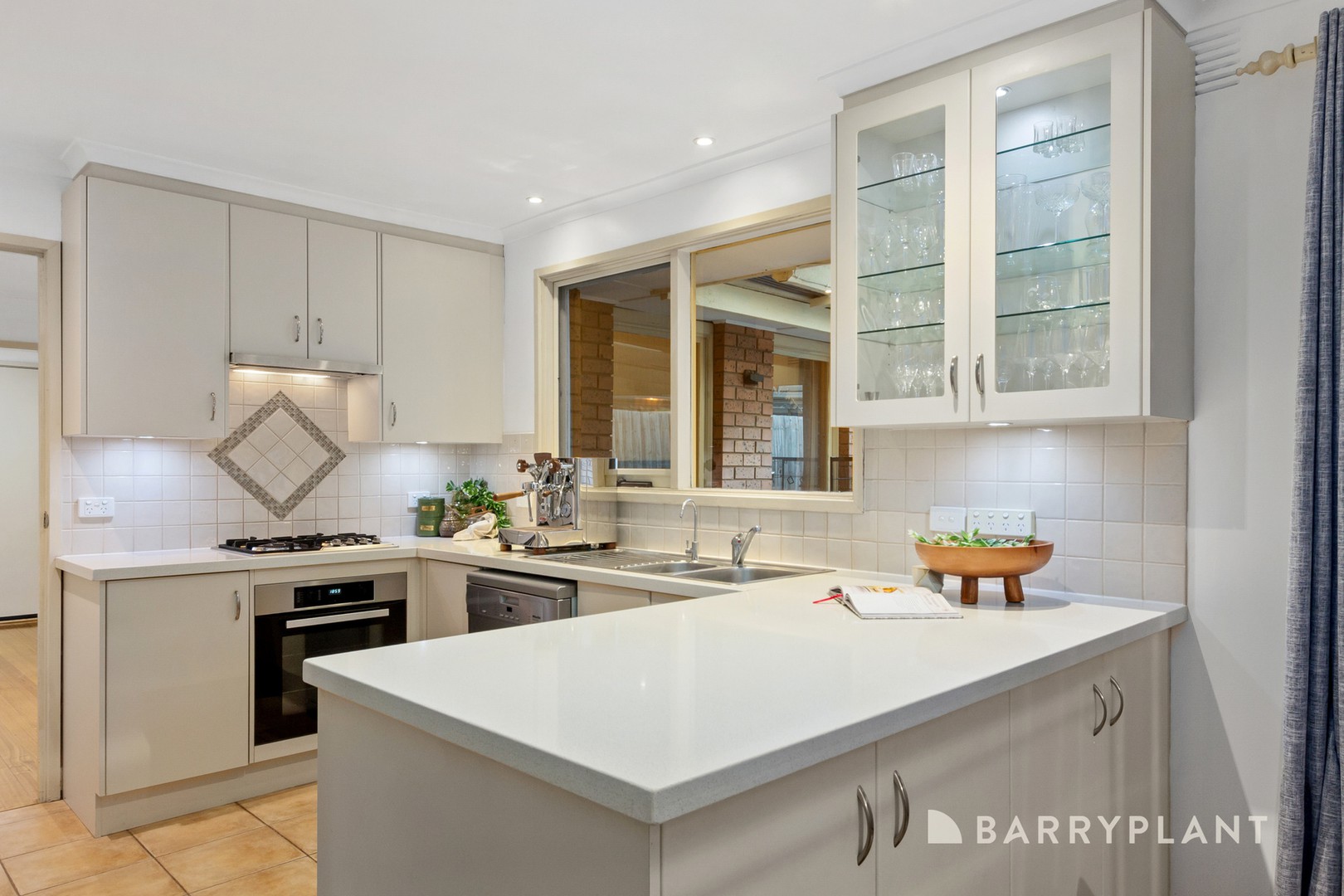 92 Rachelle Drive, Wantirna, VIC 3152, Wantirna - Thumbnail 3