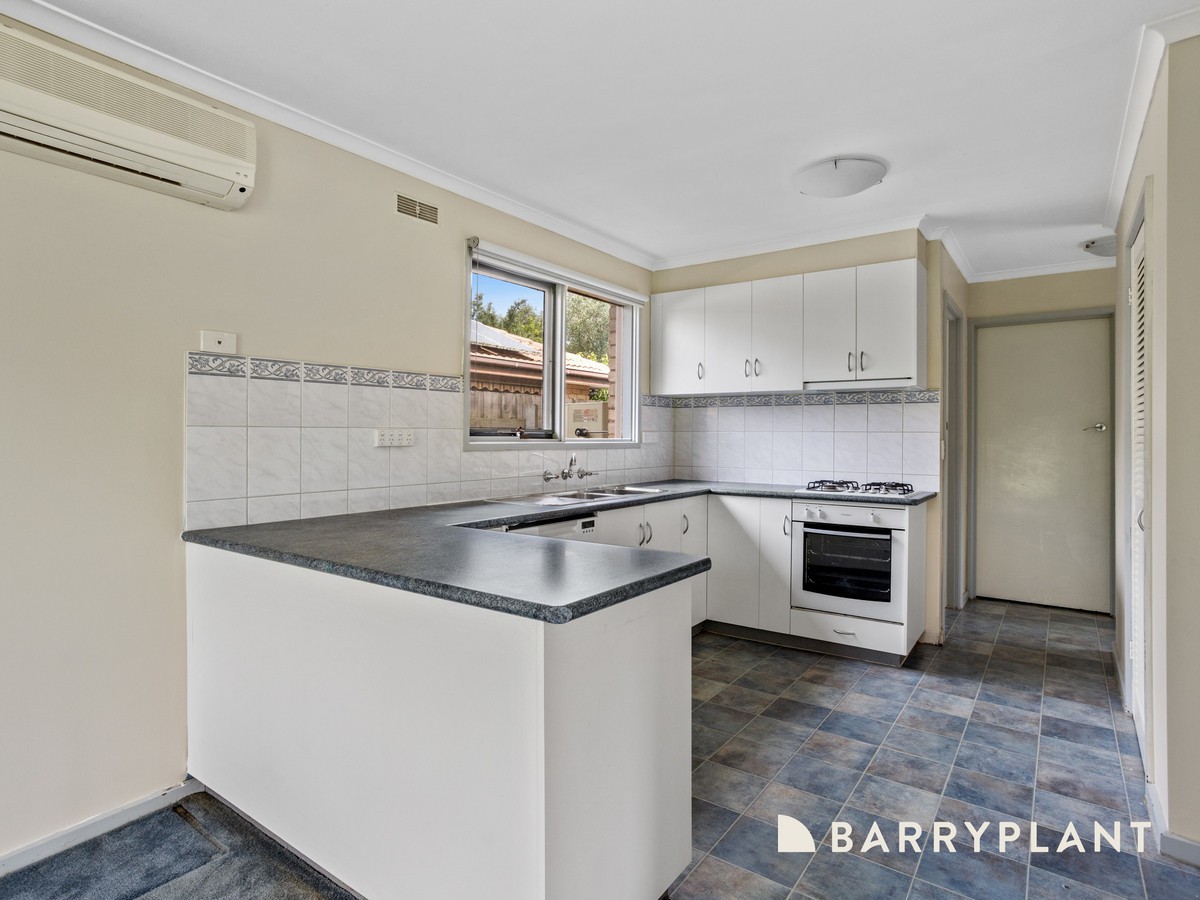 92 Seventh Avenue, Rosebud, VIC 3939, Rosebud - Thumbnail 2