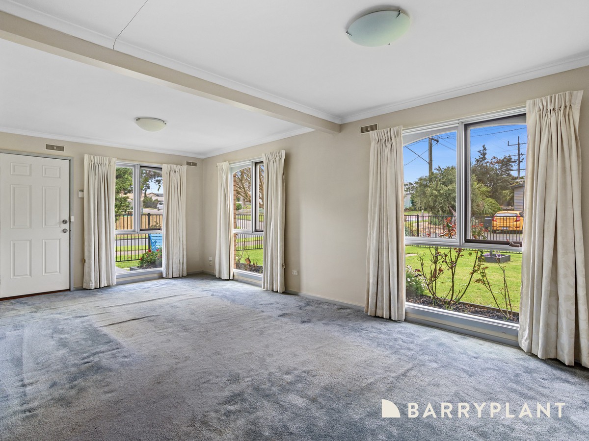 92 Seventh Avenue, Rosebud, VIC 3939, Rosebud - Thumbnail 3