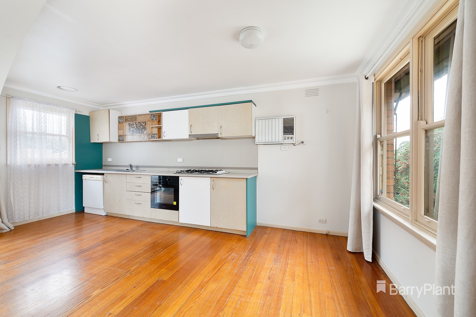 92 Valley Crescent, Glenroy, VIC 3046, Glenroy - Thumbnail 5