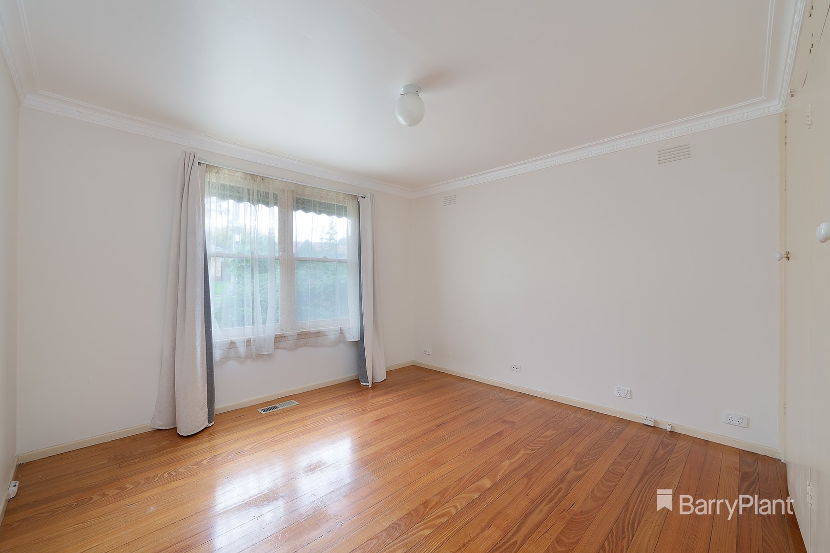 92 Valley Crescent, Glenroy, VIC 3046, Glenroy - Thumbnail 8