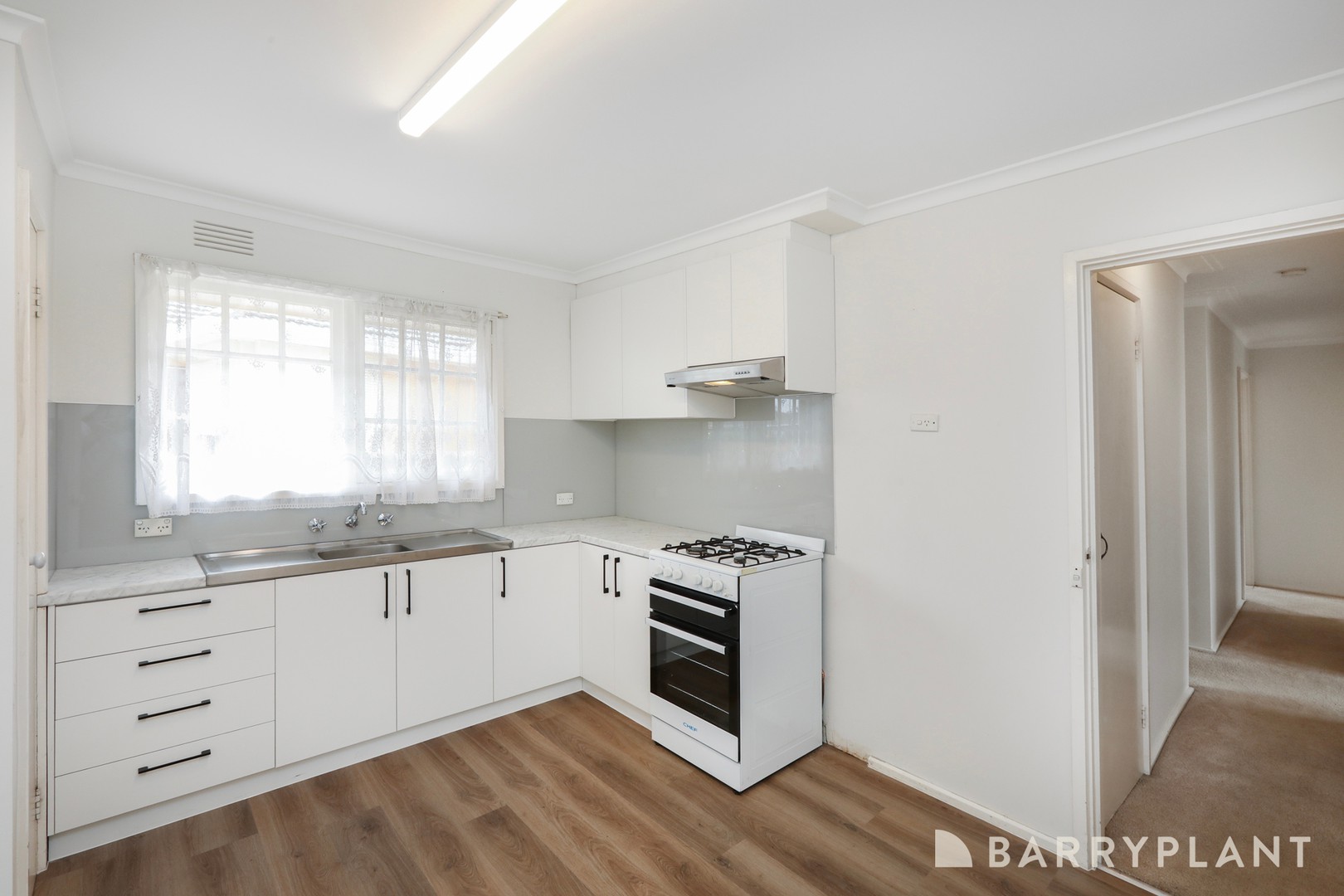 92 Whitesides Avenue, Sunshine West, VIC 3020, Sunshine West - Thumbnail 3