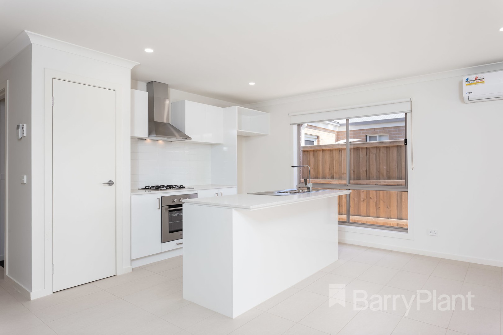 93 Astoria Drive, Point Cook, VIC 3030, Point Cook - Thumbnail 5