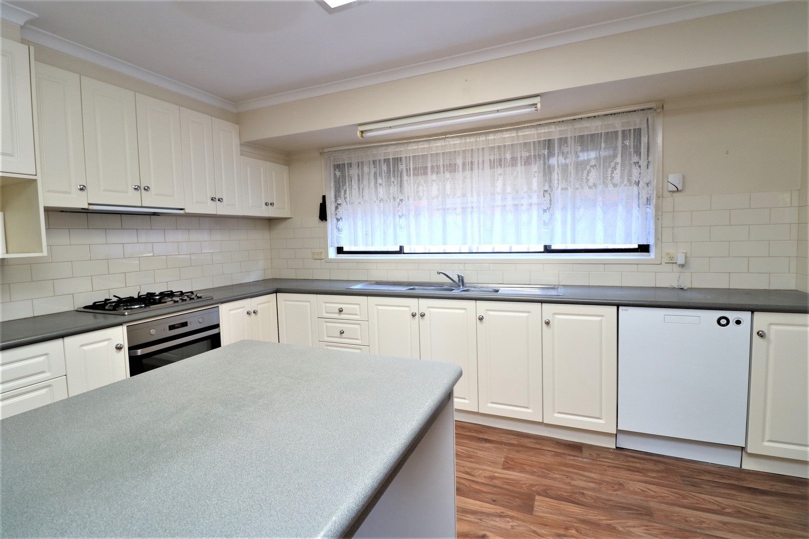 93 Braund Avenue, Bell Post Hill, VIC 3215, Bell Post Hill - Thumbnail 2