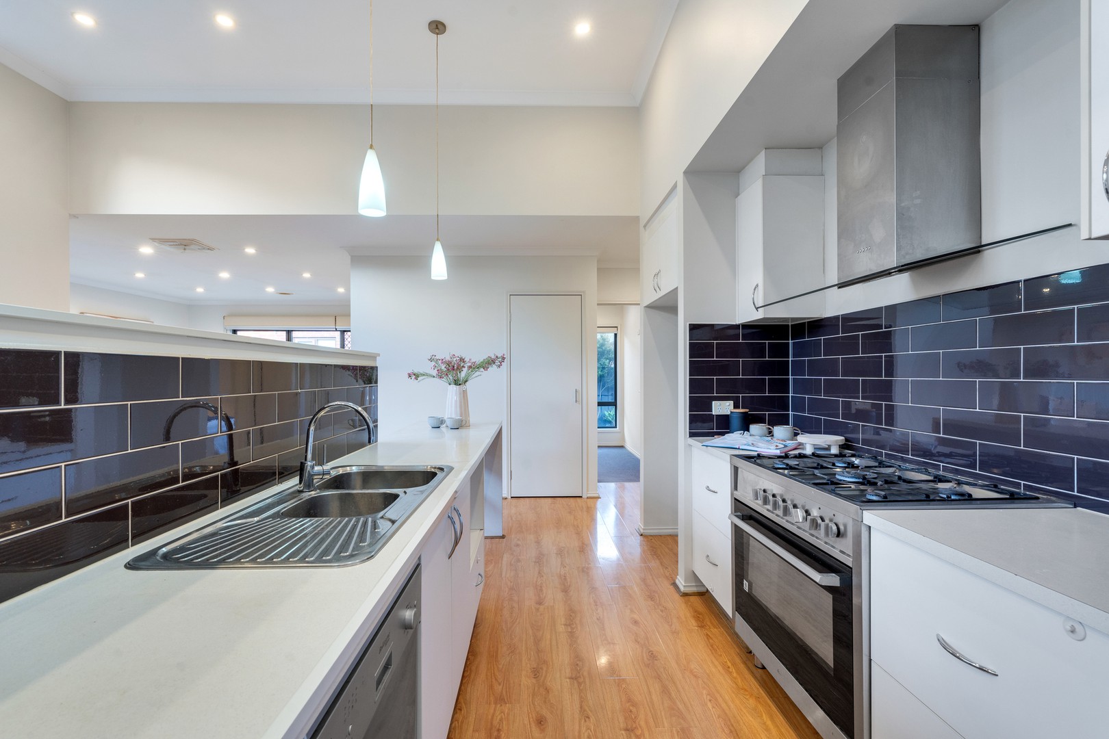 93 Bridgehaven Drive, Craigieburn, VIC 3064, Craigieburn - Thumbnail 3