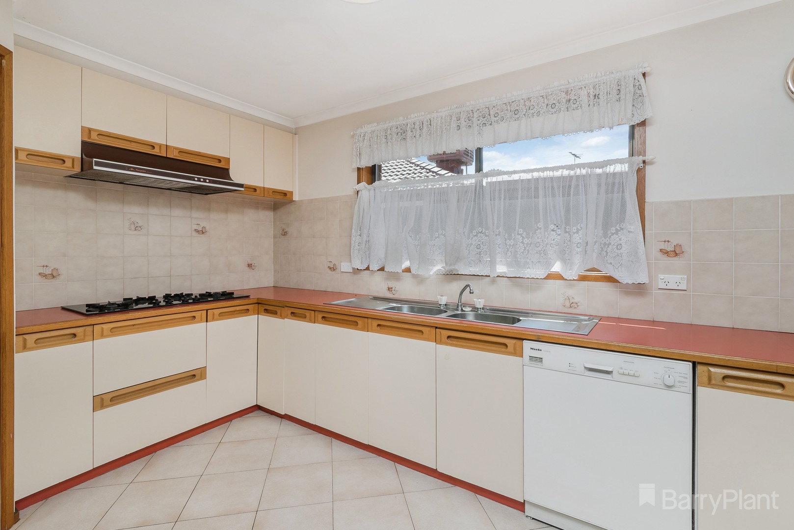 93 Muirfield DriveSunbury, VIC 3429, Sunbury - Thumbnail 3
