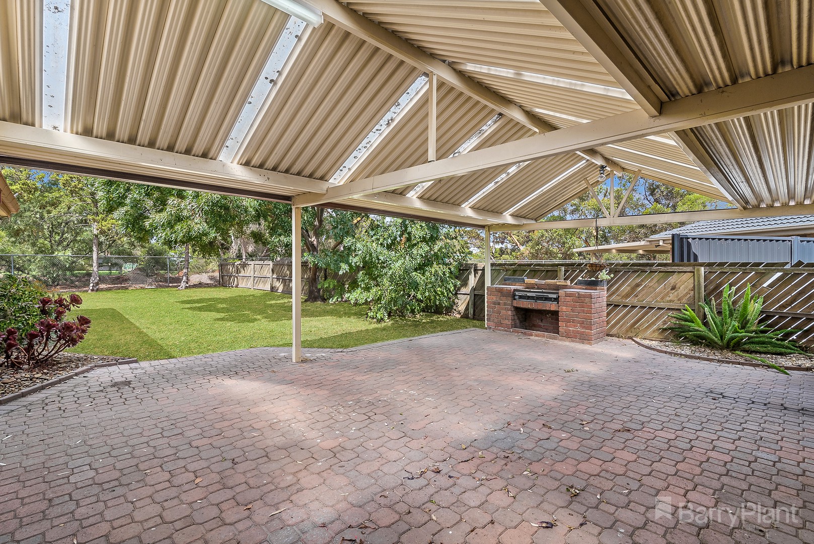 93 Muirfield DriveSunbury, VIC 3429, Sunbury - Thumbnail 6