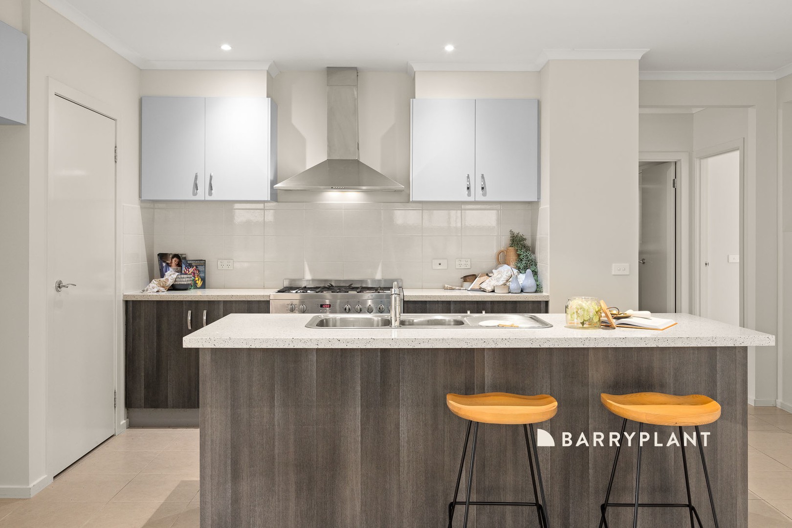 93 Selandra Boulevard, Clyde North, VIC 3978, Clyde North - Thumbnail 2