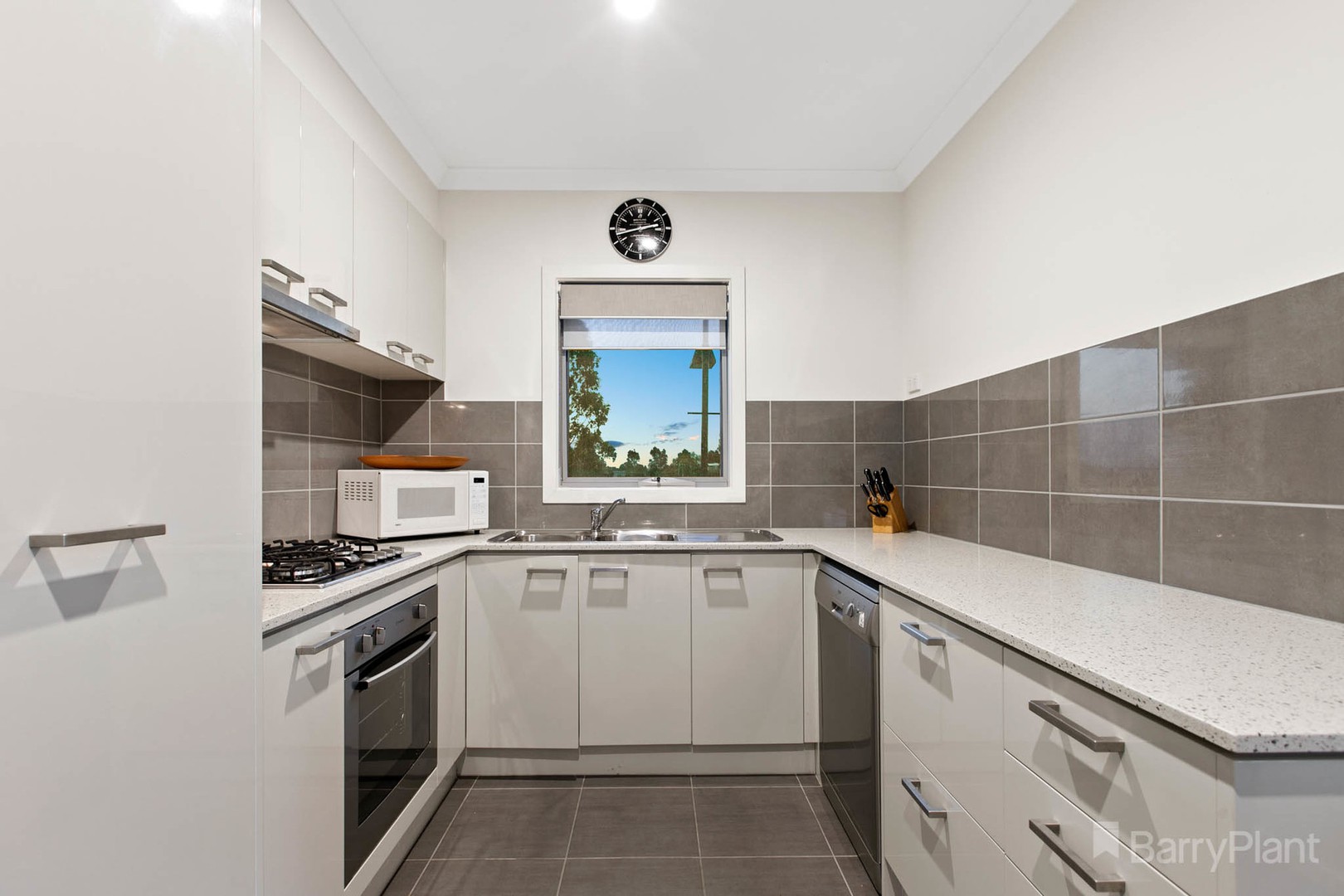 93 The Parkway, Pakenham, VIC 3810, Pakenham - Thumbnail 6