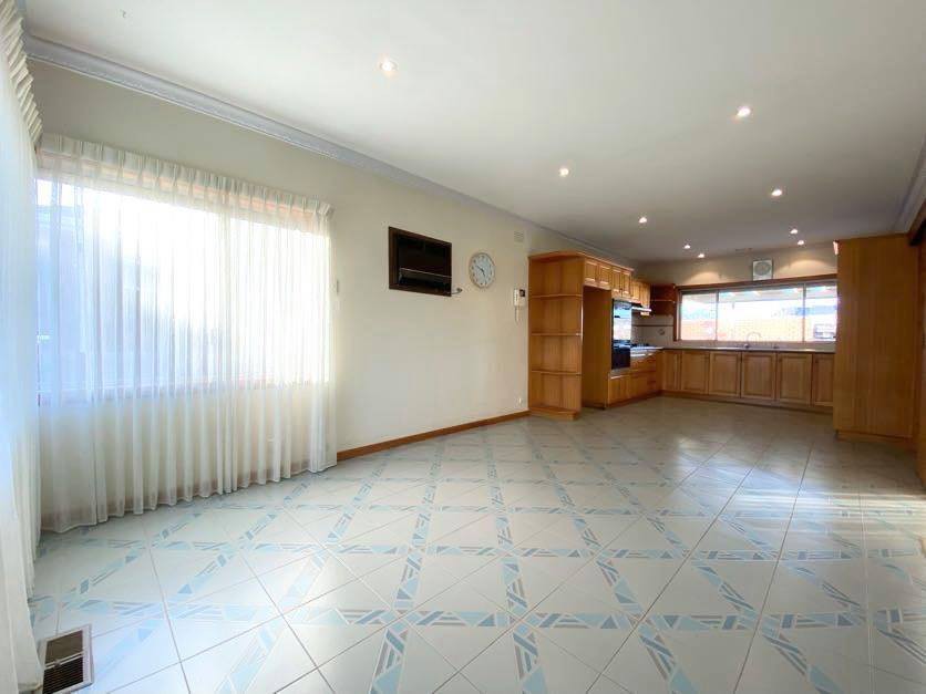 94 Lawley Street, Reservoir, VIC 3073, Reservoir - Thumbnail 4