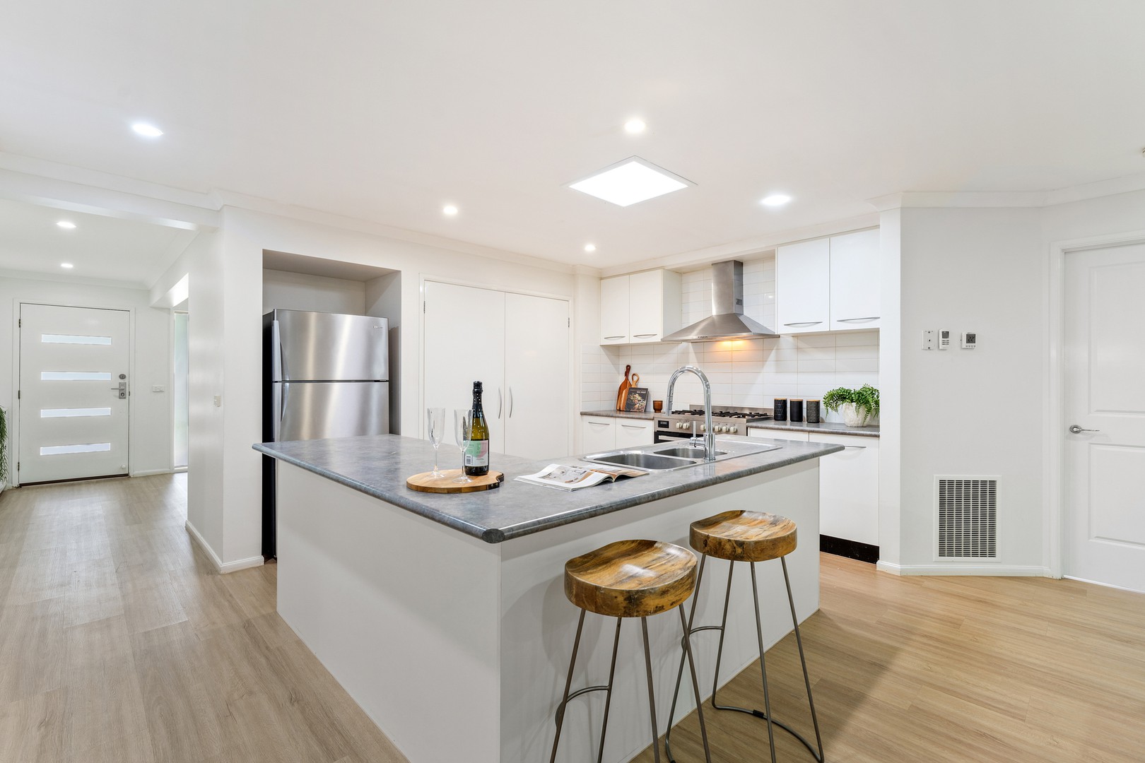 94 Moondarra Drive, Berwick, VIC 3806, Berwick - Thumbnail 5