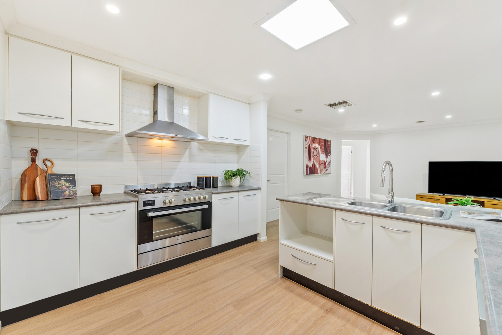 94 Moondarra Drive, Berwick, VIC 3806, Berwick - Thumbnail 6
