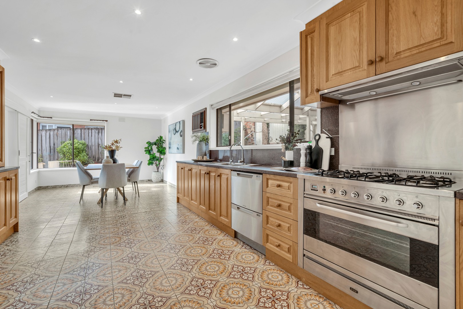 94 Outlook Drive, Glenroy, VIC 3046, Glenroy - Thumbnail 4