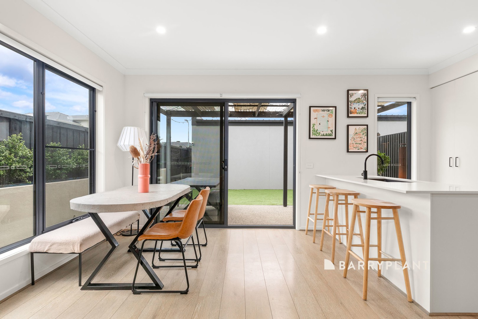94 Picnic Avenue, Clyde North, VIC 3978, Clyde North - Thumbnail 3