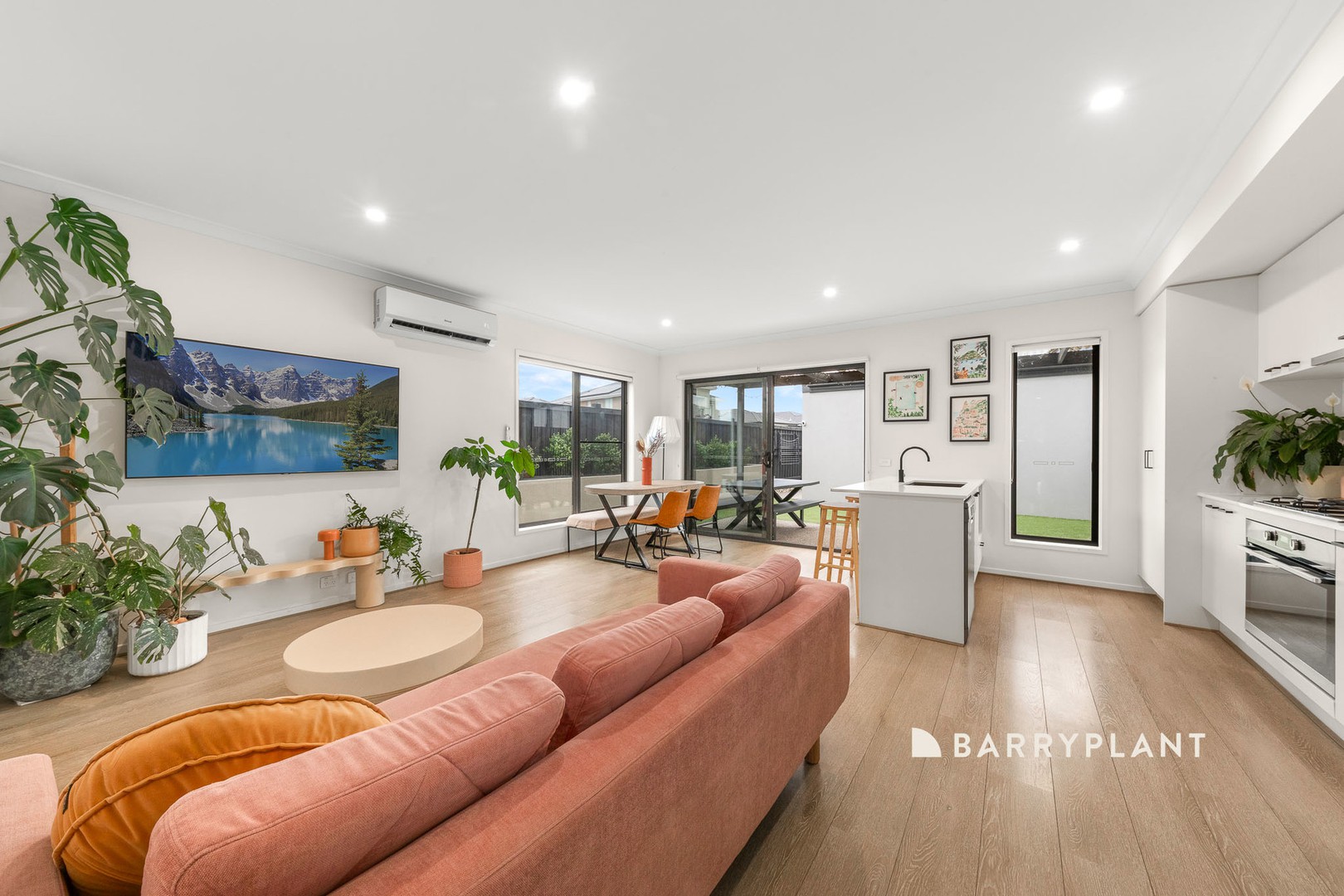 94 Picnic Avenue, Clyde North, VIC 3978, Clyde North - Thumbnail 5