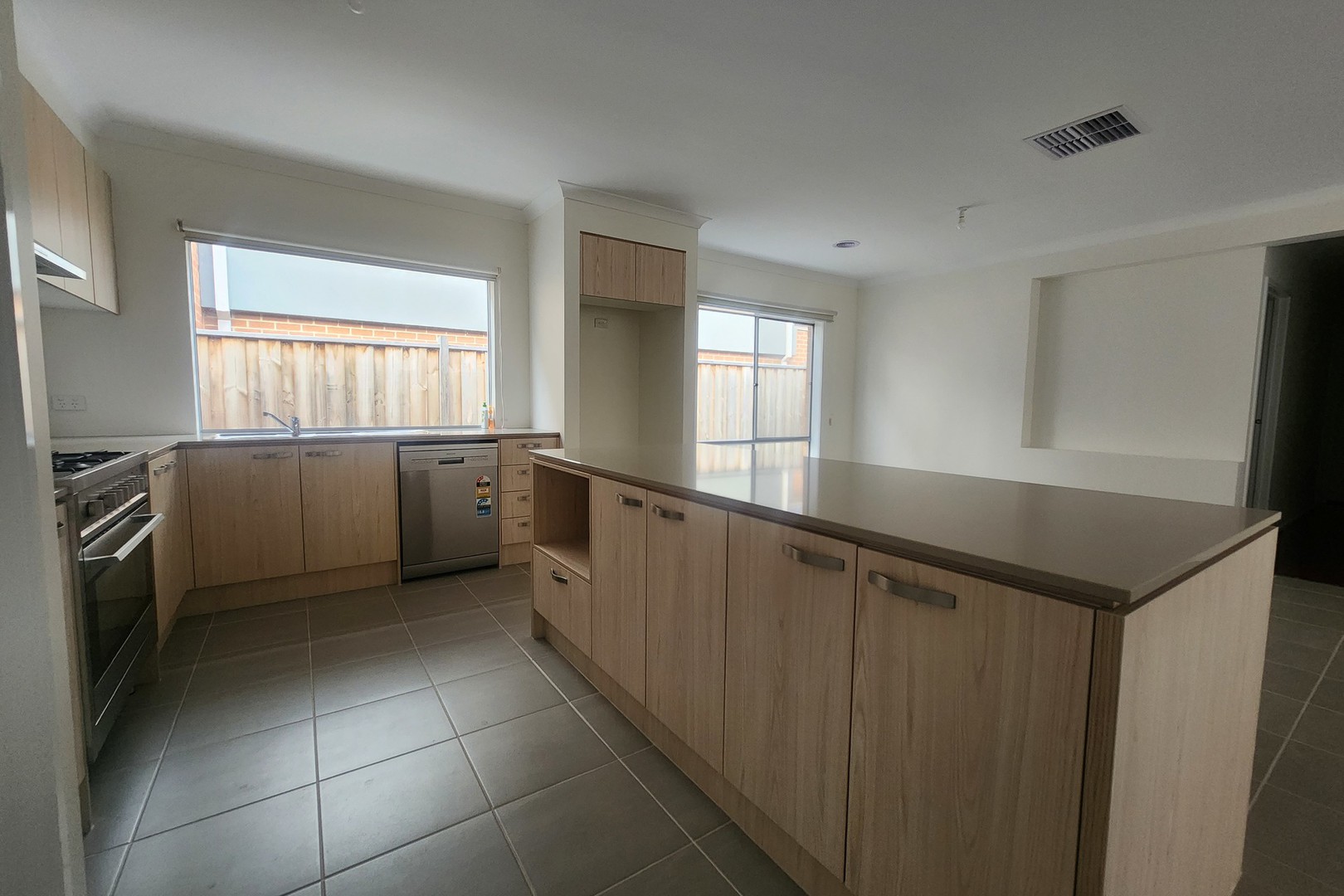 94 Restful Way, Rockbank, VIC 3335, Rockbank - Thumbnail 5