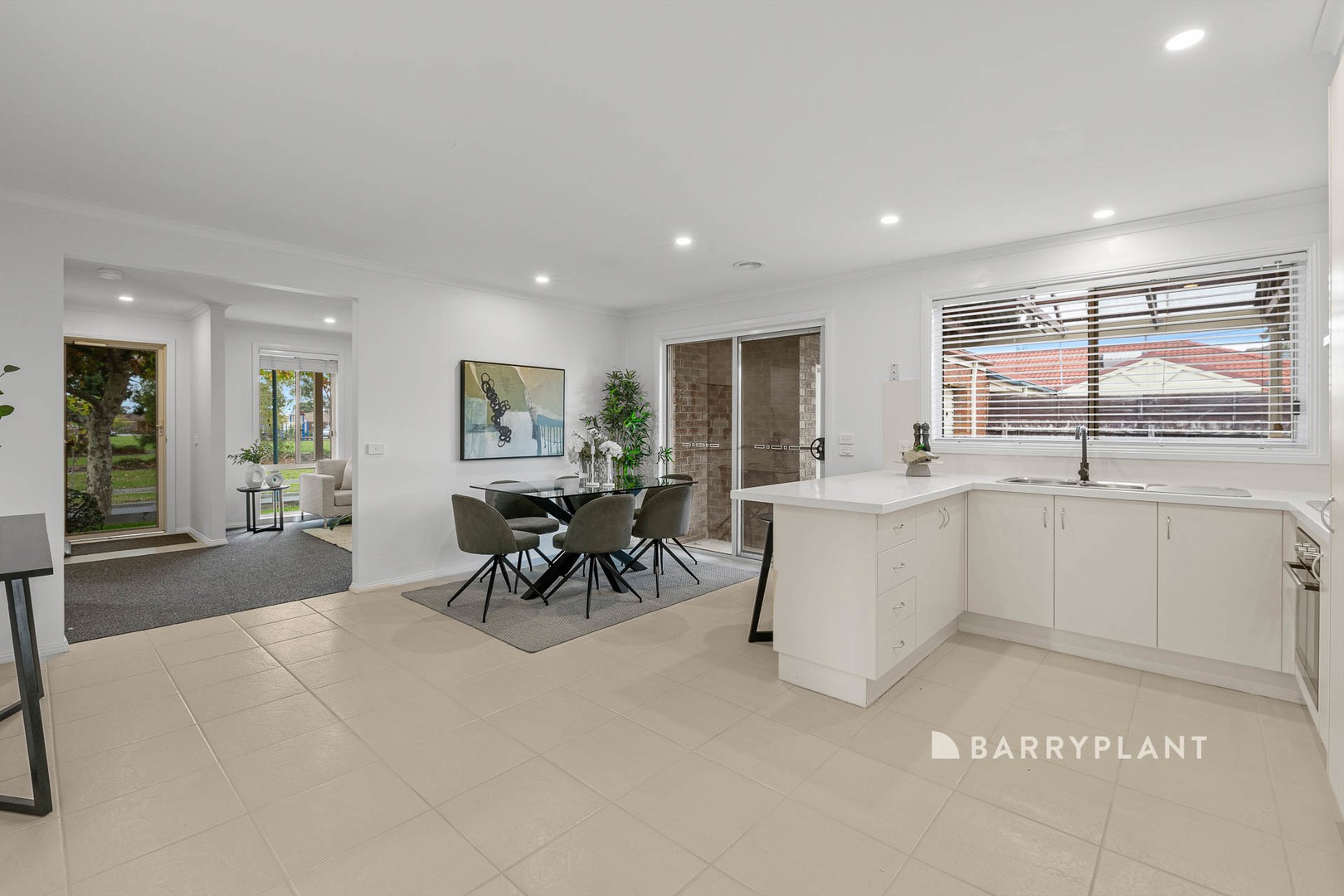 94 Sandalwood Drive, Pakenham, VIC 3810, Pakenham - Thumbnail 3