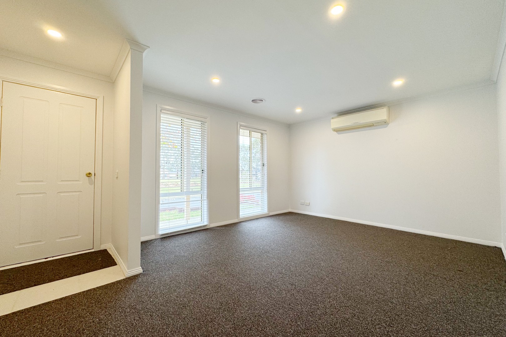 94 Sandalwood Drive, Pakenham, VIC 3810, Pakenham - Thumbnail 3