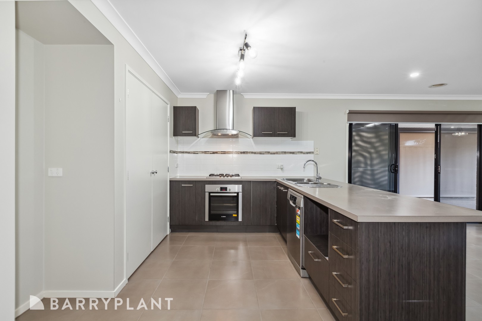 94 Wallara Waters Boulevard, Wallan, VIC 3756, Wallan - Thumbnail 3