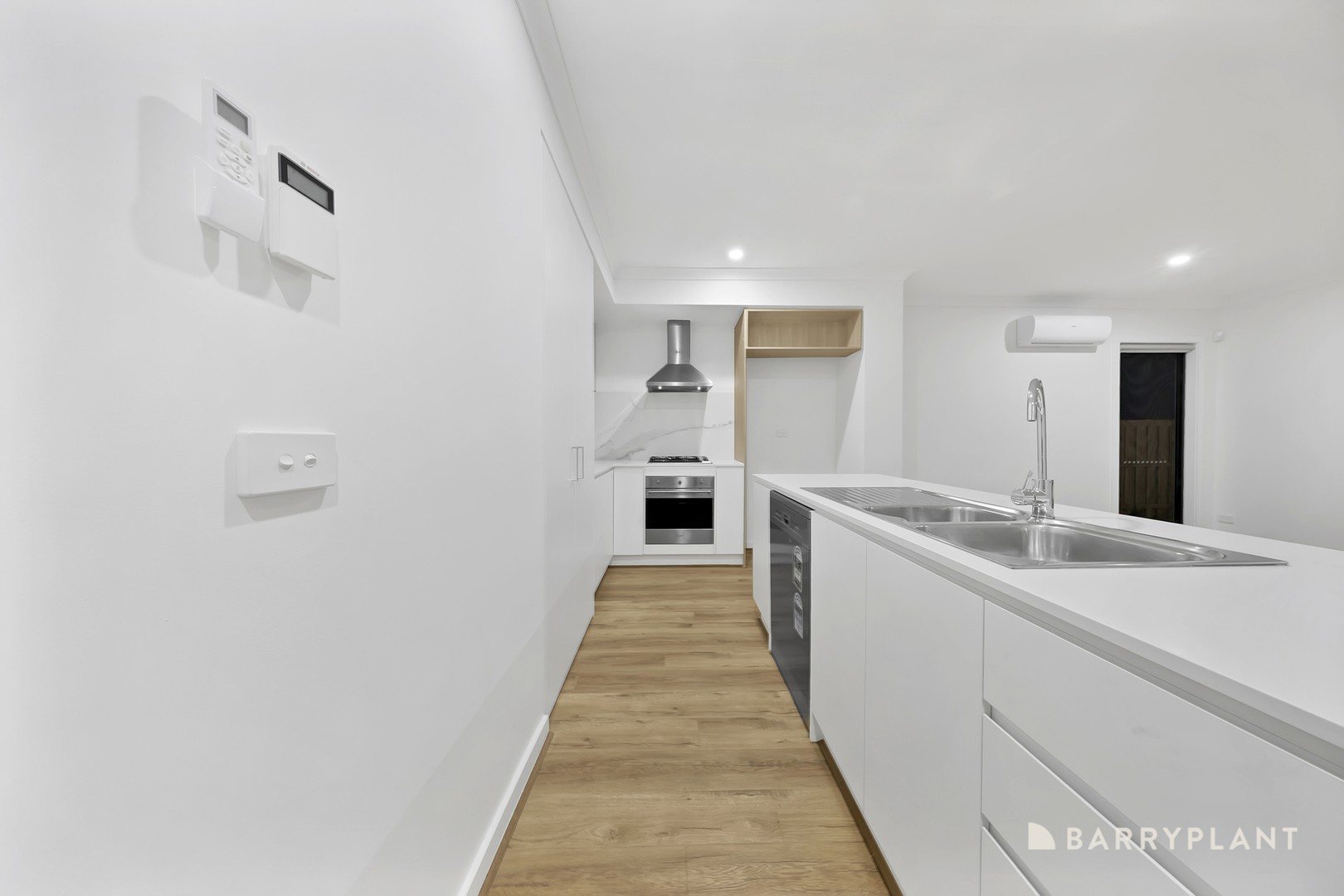 94 Wanderer Circuit, Wollert, VIC 3750, Wollert - Thumbnail 5