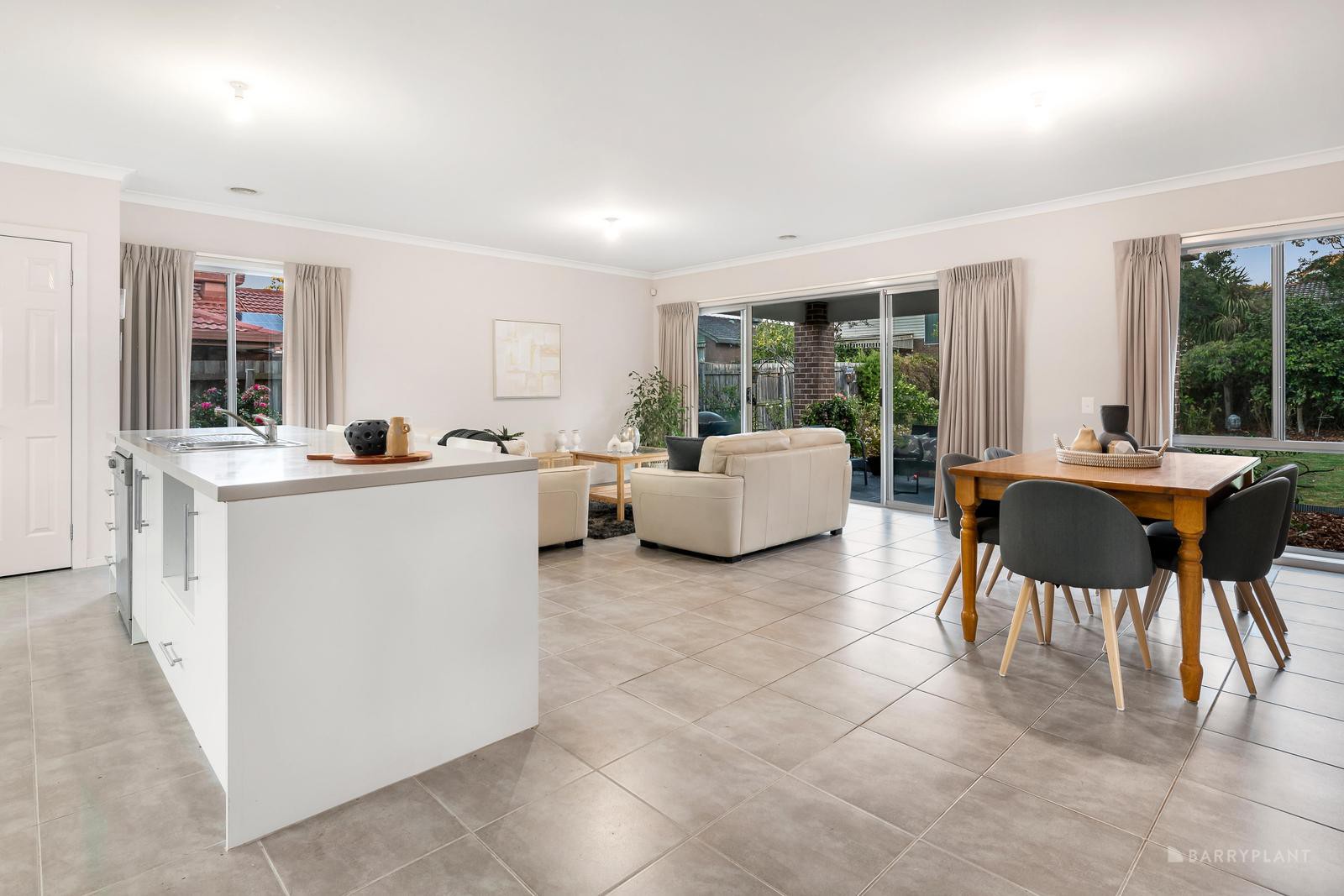 948 Waverley Road, Wheelers Hill, VIC 3150, Wheelers Hill - Thumbnail 6