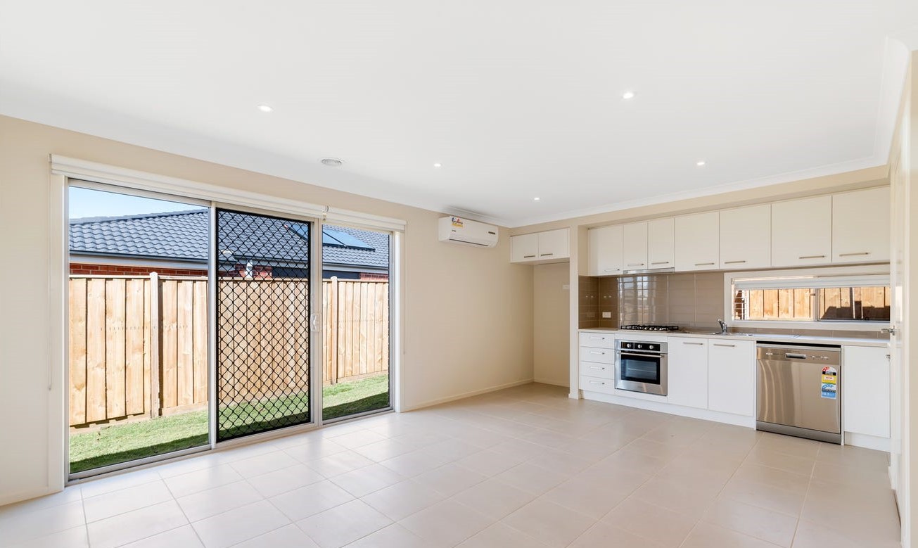 95 Bramley Avenue, Charlemont, VIC 3217 - Thumbnail 2 - 01/05/2025