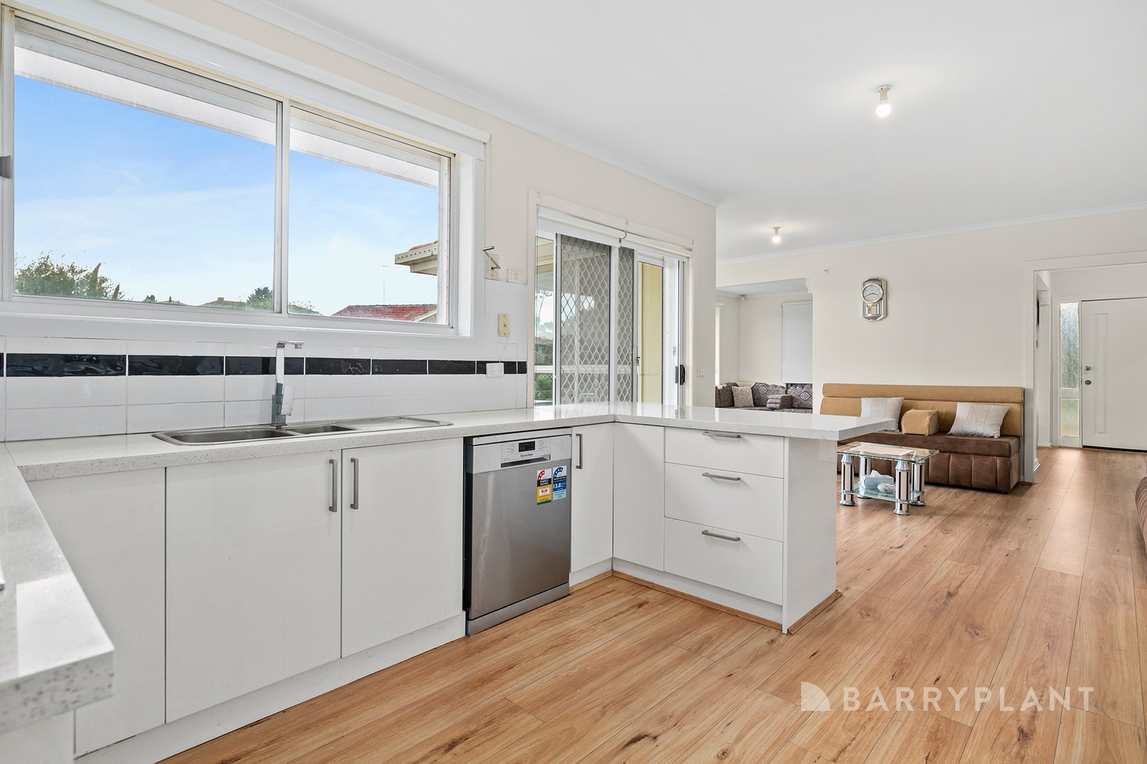 95 Cassinia Crescent, Meadow Heights, VIC 3048, Meadow Heights - Thumbnail 3