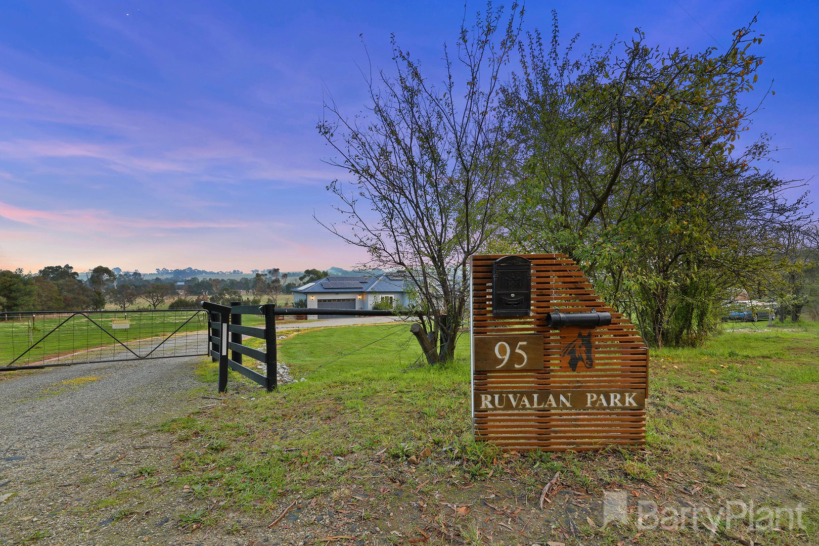 18 Mountain Drive, MOOROOLBARK, Mooroolbark - Thumbnail 2