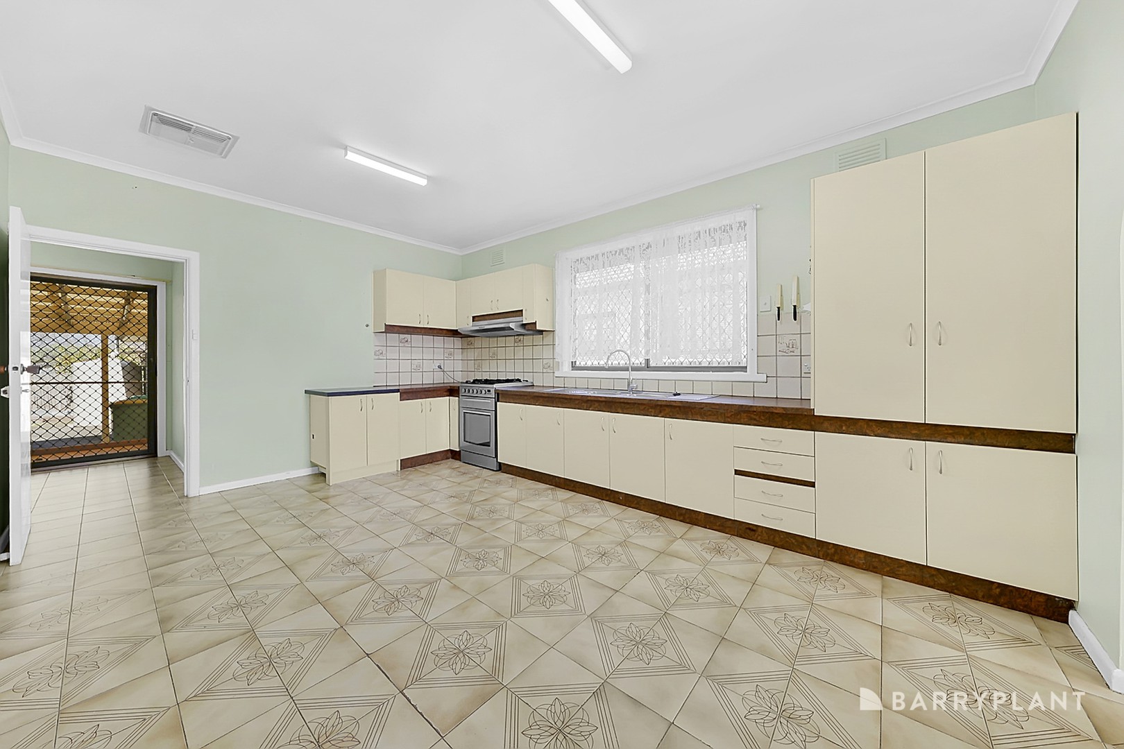 95 St Vigeons Road, Reservoir, VIC 3073, Reservoir - Thumbnail 3