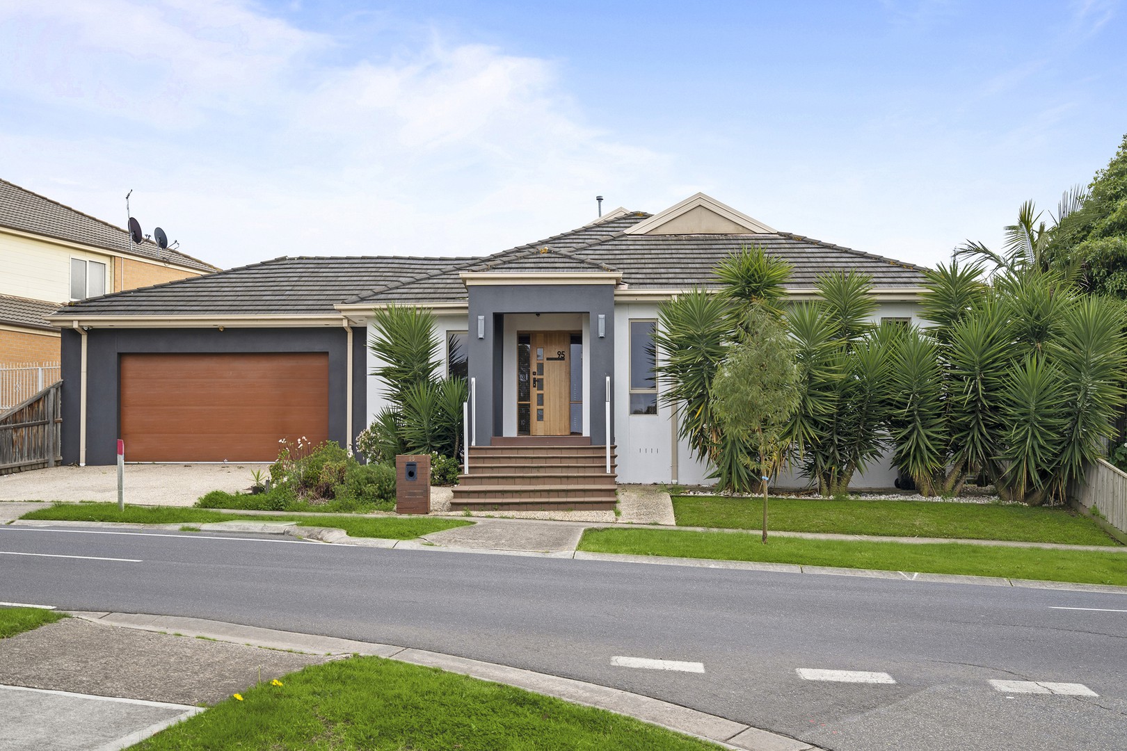 95 Stagecoach Boulevard, South Morang, VIC 3752 - Thumbnail 2 - 28/08/2024