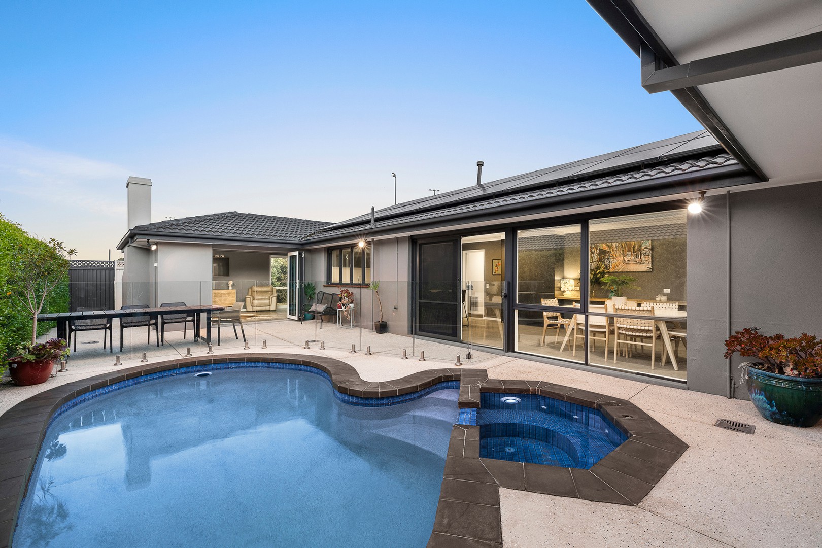 95 Tarongo Drive, Aspendale, VIC 3195 - Thumbnail 2 - 09/10/2026