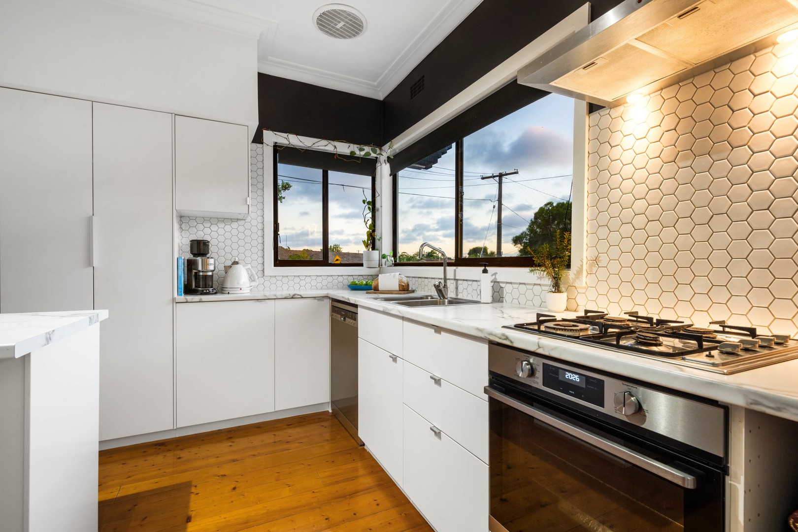 96 Ballarat Road, Hamlyn Heights, VIC 3215, Hamlyn Heights - Thumbnail 5