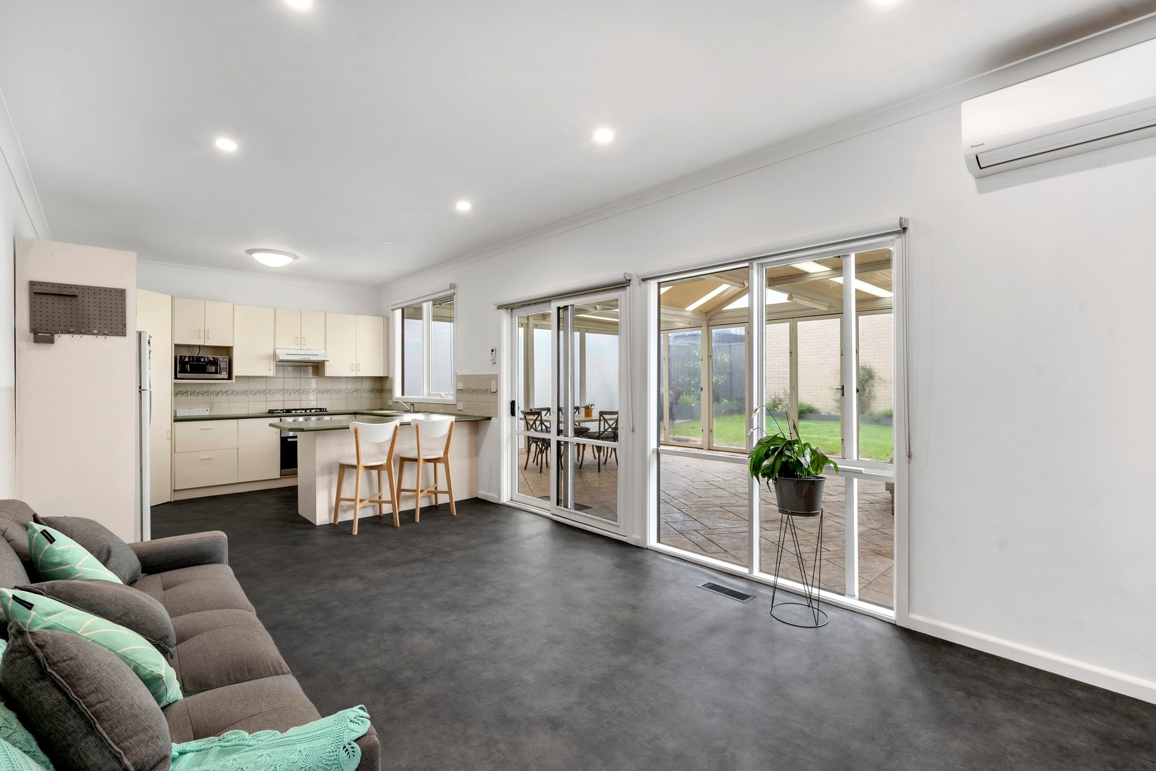 96 Hotham Road, Niddrie, VIC 3042, Niddrie - Thumbnail 3