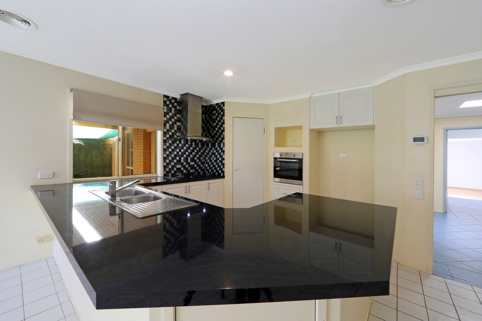 96 Waradgery Drive, Rowville, VIC 3178, Rowville - Thumbnail 3
