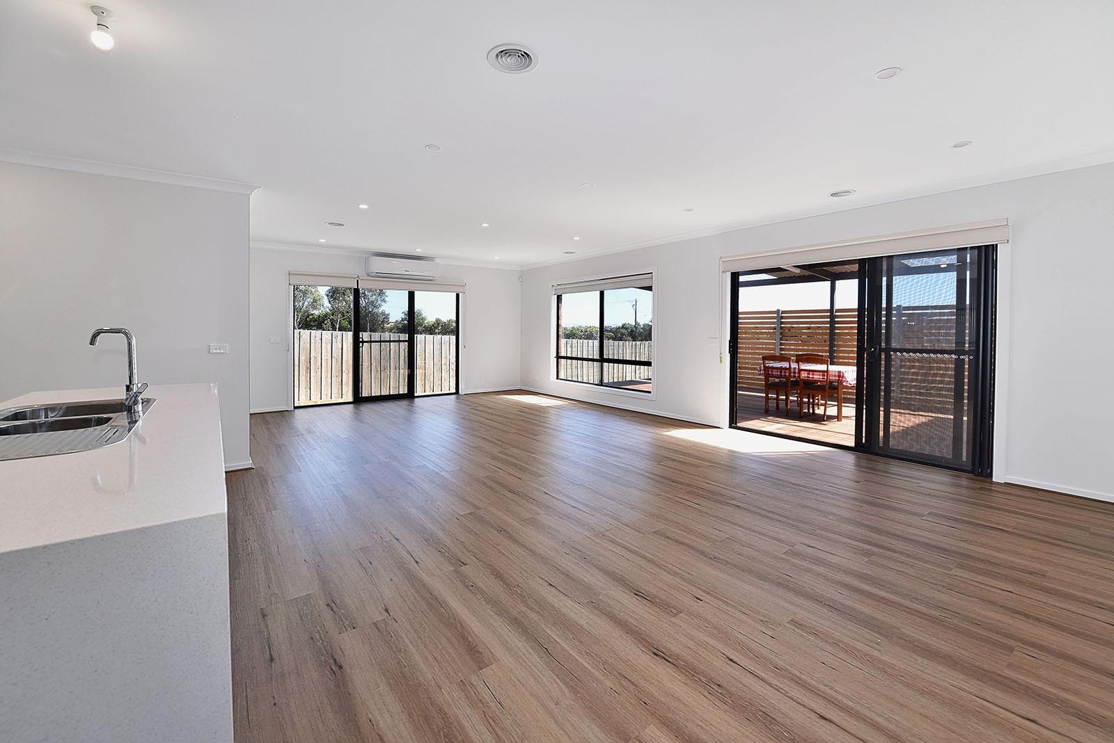 97 Madura Prom, Mickleham, VIC 3064, Mickleham - Thumbnail 2