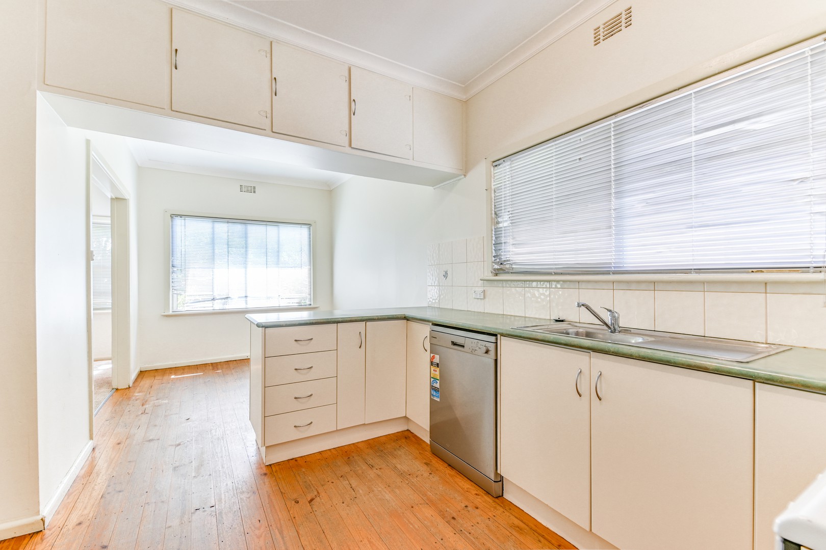 97 Pasadena Grove, Mildura, VIC 3500, Mildura - Thumbnail 5