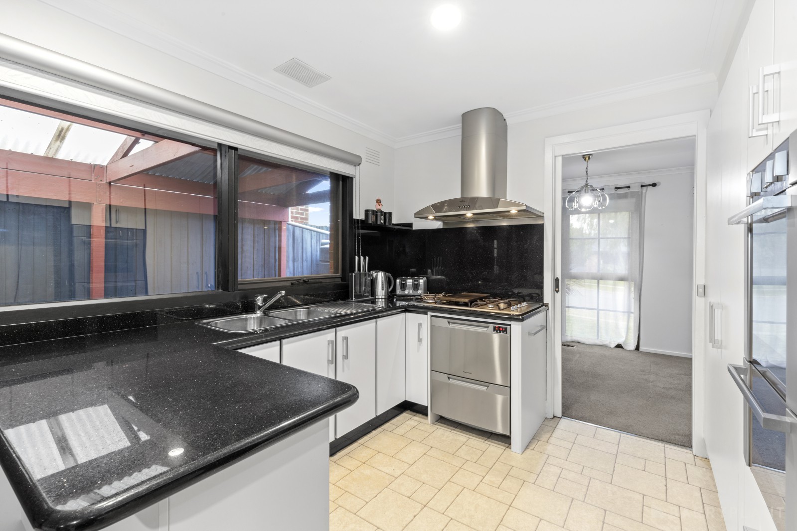 97 Sydney Parkinson Avenue, Endeavour Hills, VIC 3802, Endeavour Hills - Thumbnail 3