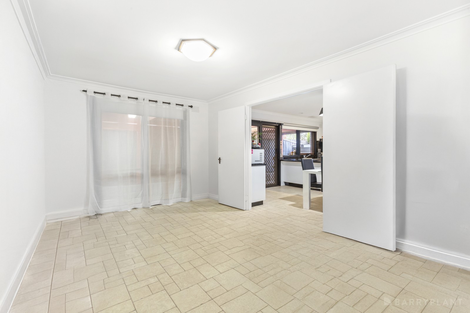 97 Sydney Parkinson Avenue, Endeavour Hills, VIC 3802, Endeavour Hills - Thumbnail 5