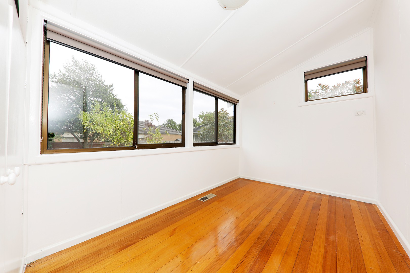 98 Bedford Road, Heathmont, VIC 3135, Heathmont - Thumbnail 2