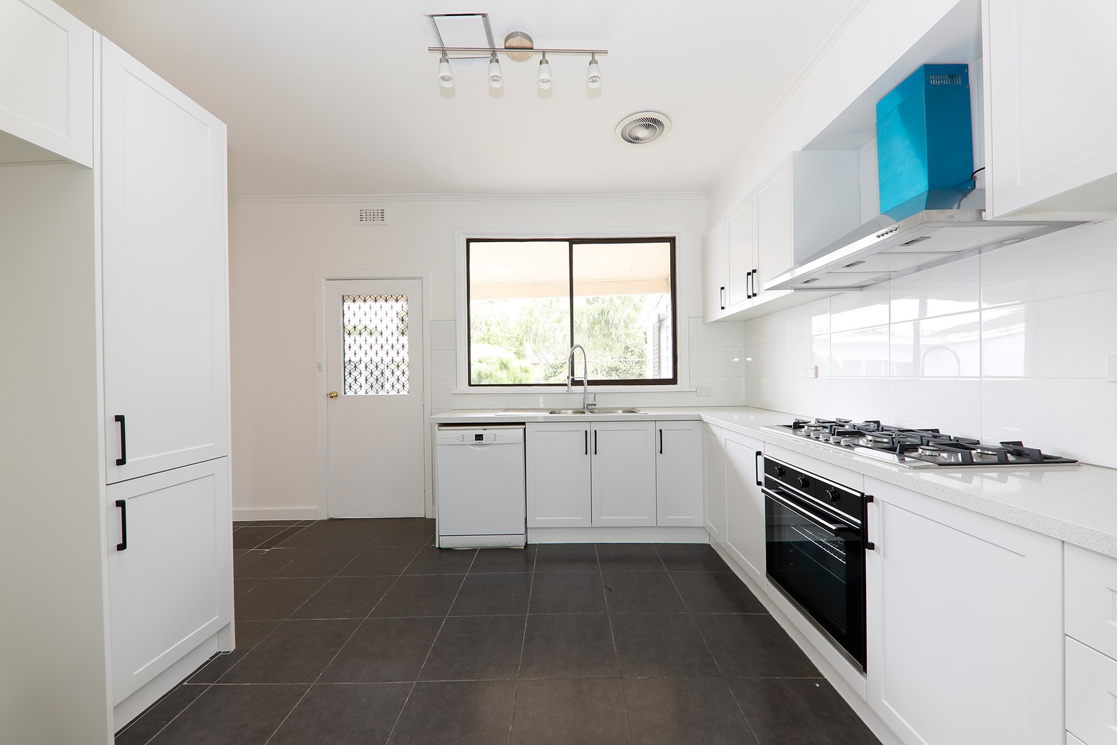 98 Bedford Road, Heathmont, VIC 3135, Heathmont - Thumbnail 5