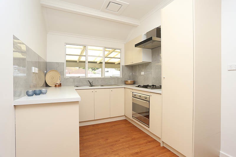98 Blake Street, Reservoir, VIC 3073, Reservoir - Thumbnail 4