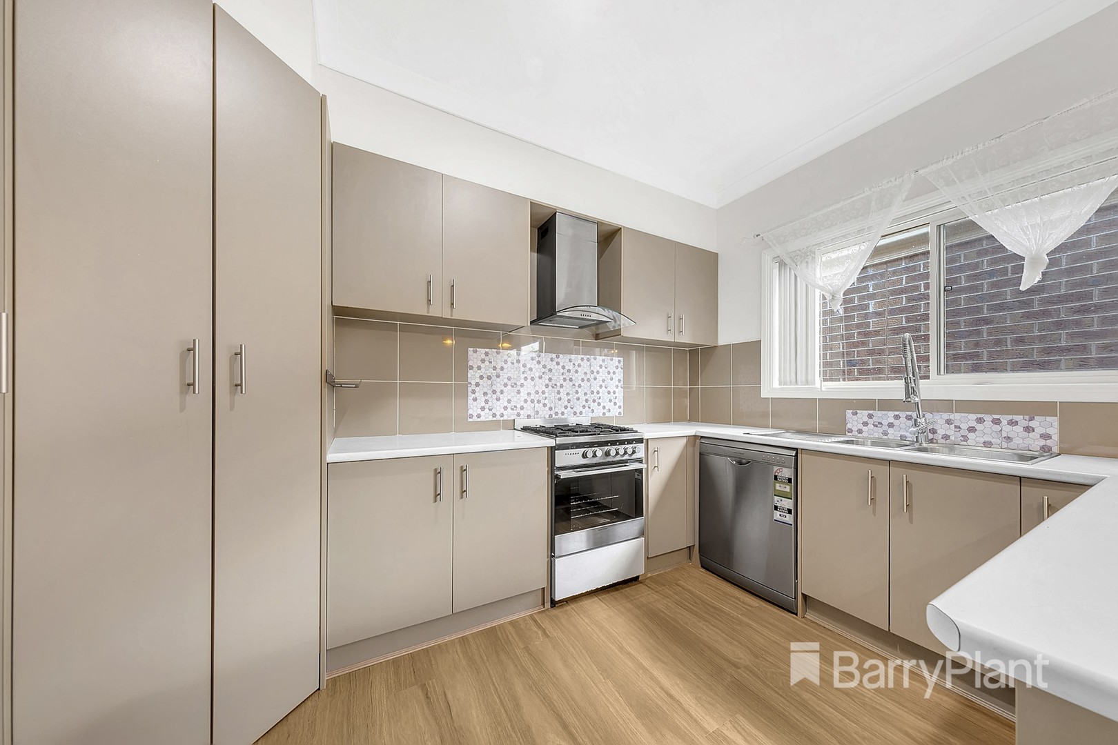 98 Gordons Road, South Morang, VIC 3752, South Morang - Thumbnail 2