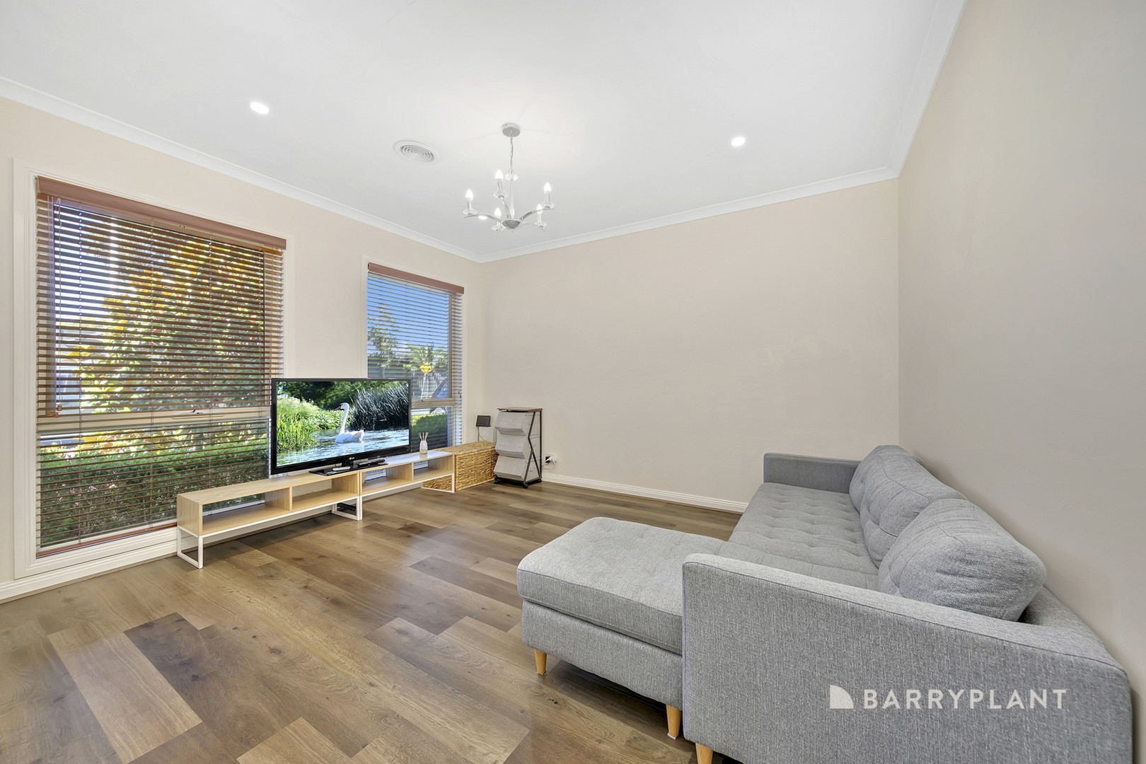 98 Gordons Road, South Morang, VIC 3752 - Thumbnail 2 - 31/01/2024