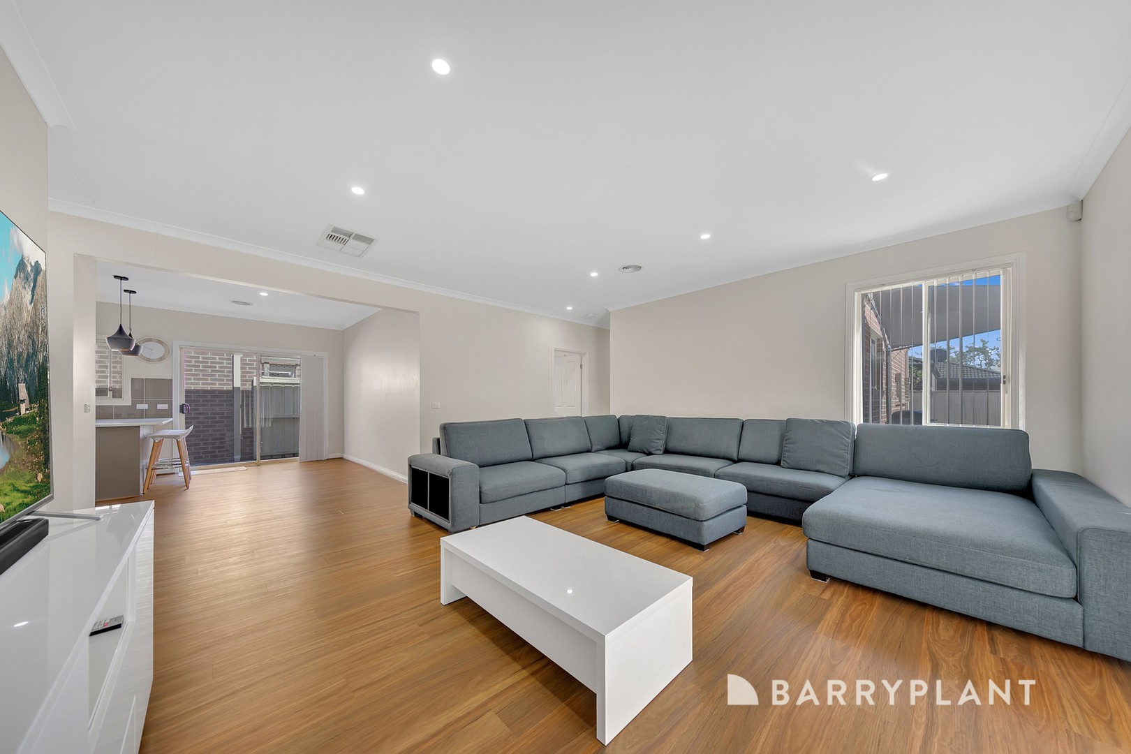 98 Gordons Road, South Morang, VIC 3752, South Morang - Thumbnail 5